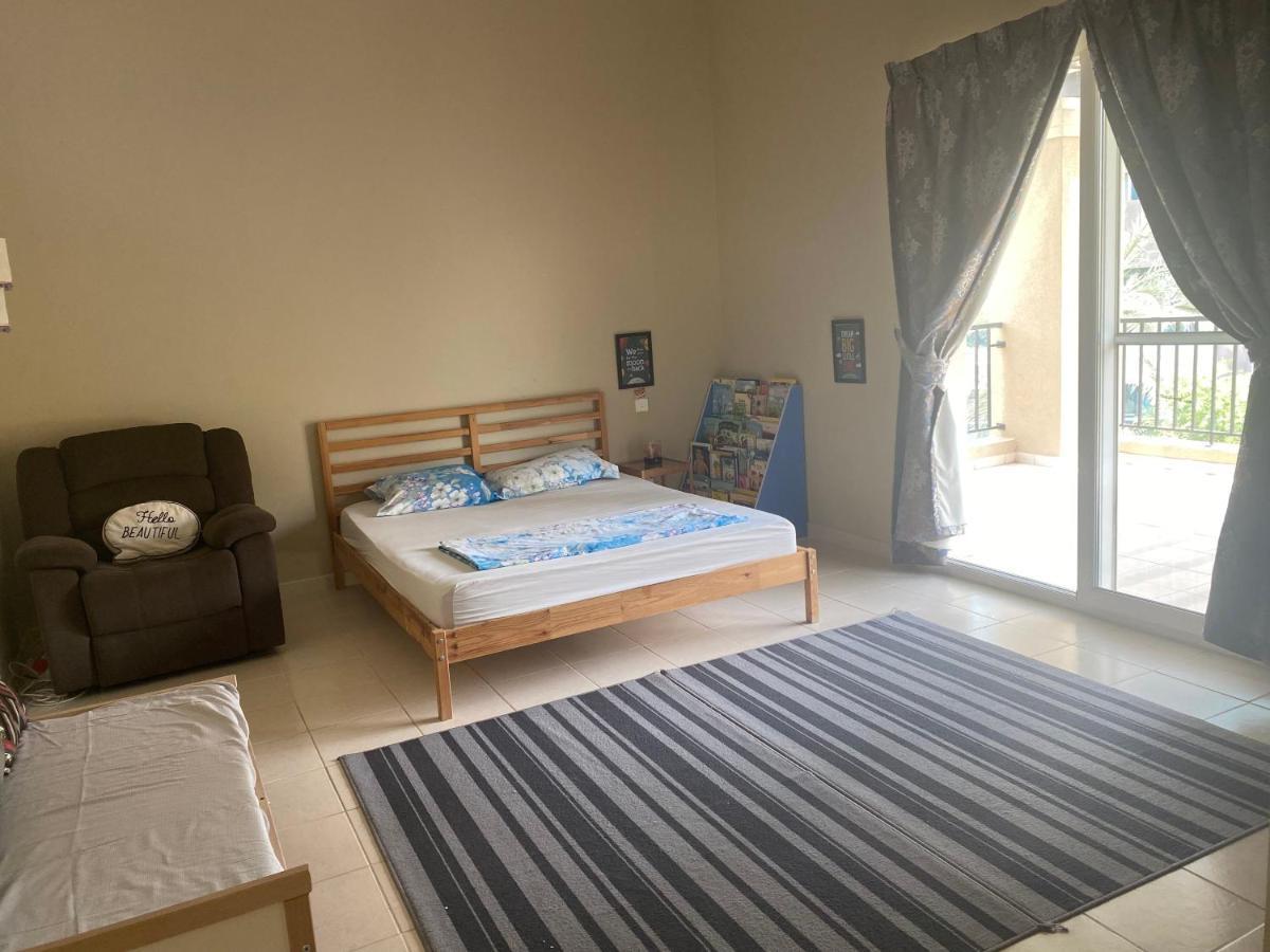 Spacious 4-Bedroom Villa, Children Friendly Dubai Exterior photo