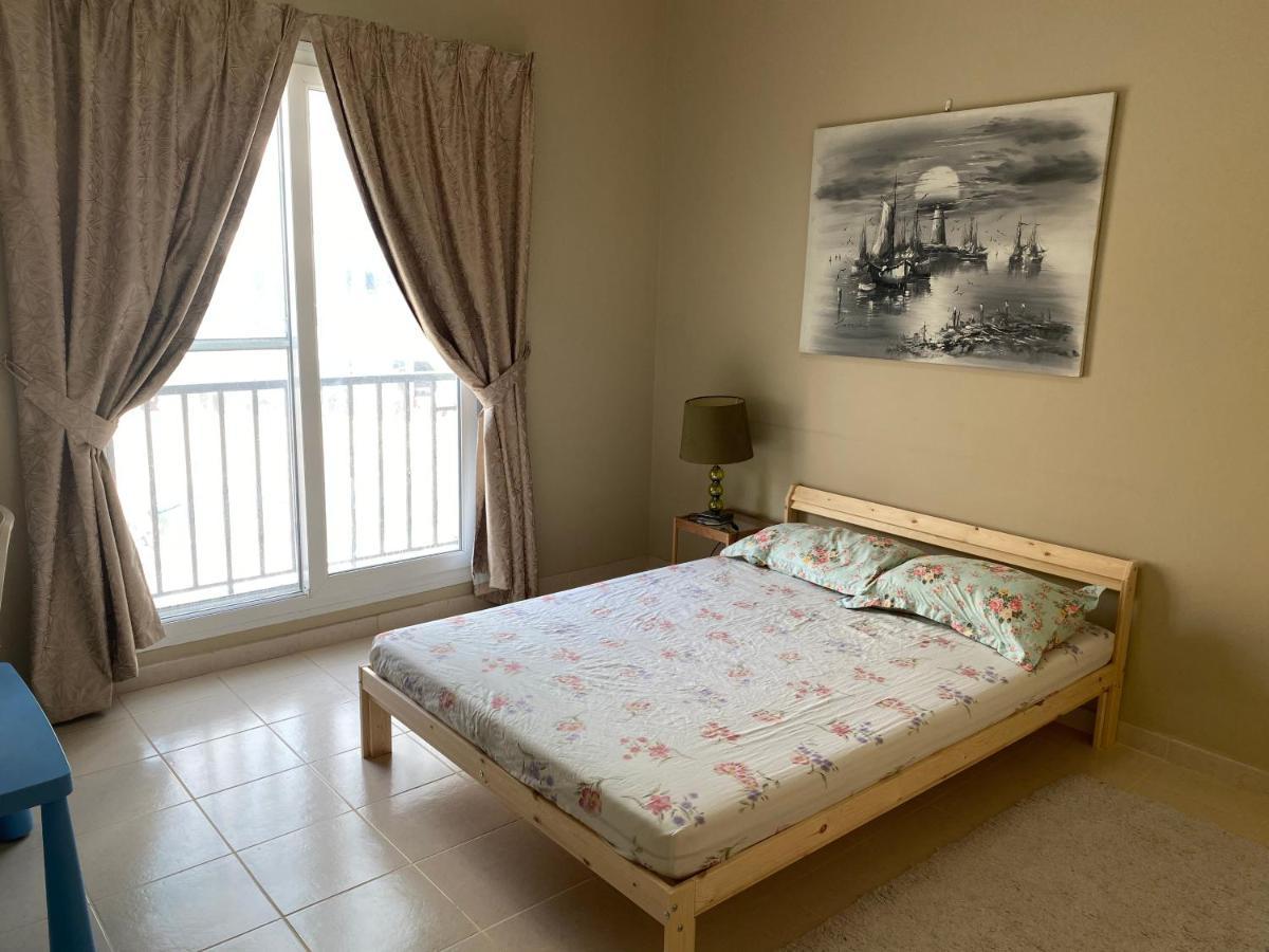 Spacious 4-Bedroom Villa, Children Friendly Dubai Exterior photo